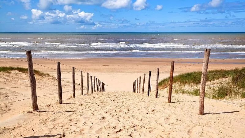 Beach house Jans! Cozy cottage located 2 minutes walk from the beach.