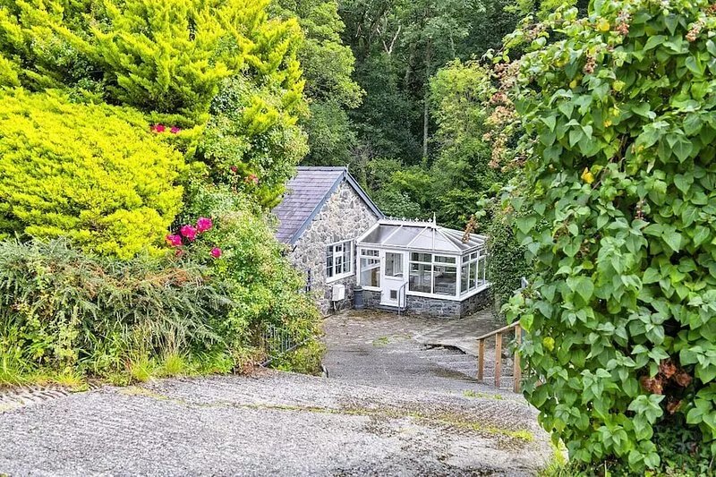Finest Retreats | Nant Cottage