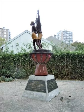 Statue en Memoire des Victimes de l'Esclavage