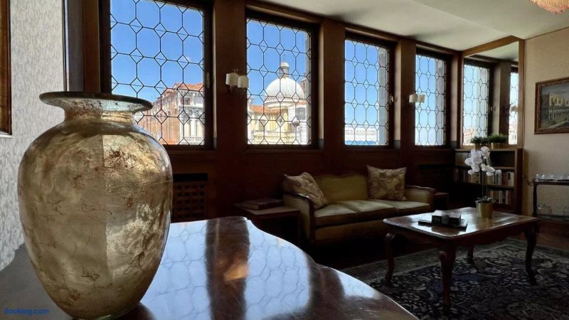 Noble Palace Grand Canal