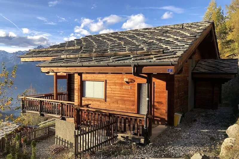Spacious ski retreat in Veysonnaz/4Vallees with stunning views - sleeps 12.
