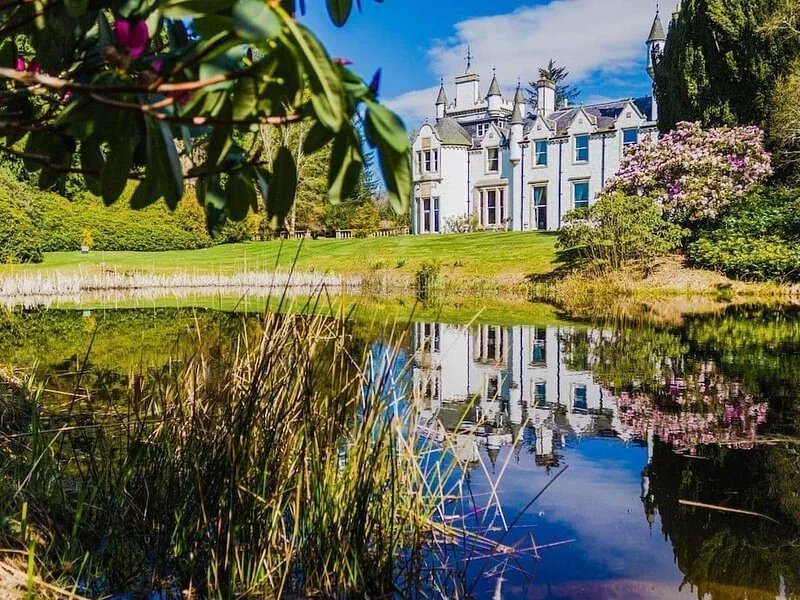 Dalnaglar Castle - sleeps 16 guests
