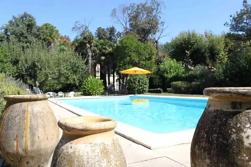 Beautiful Provencal house with character, in the heart of the Crau meadows
