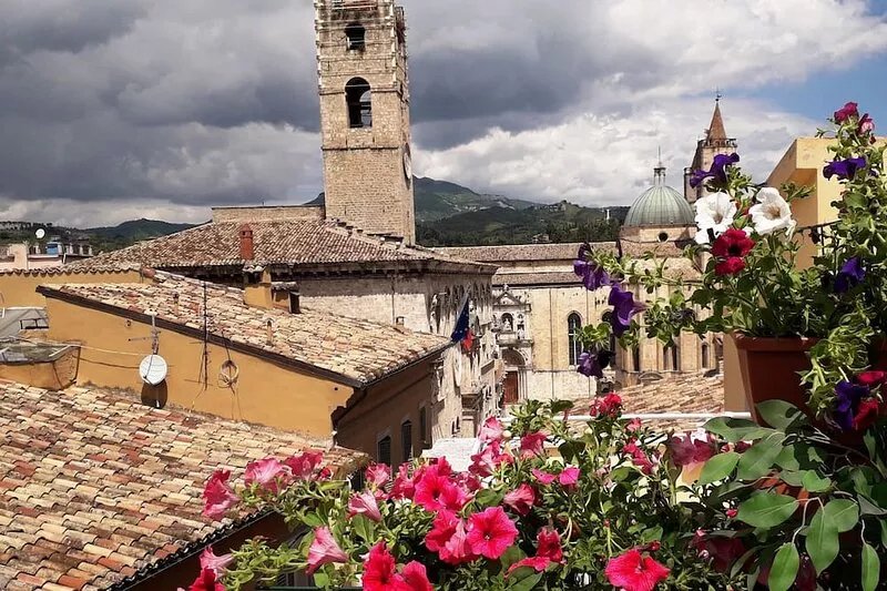 THE ATTACK WITH PANORAMIC TERRACE IN THE HEART OF THE HISTORICAL CENTER