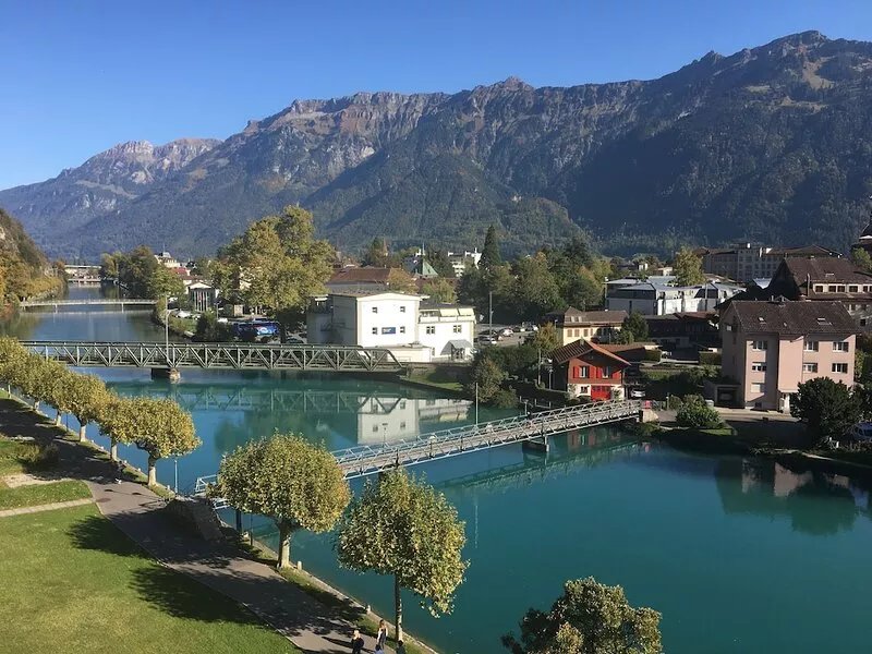 Aparthotel Goldey directly on the Aare