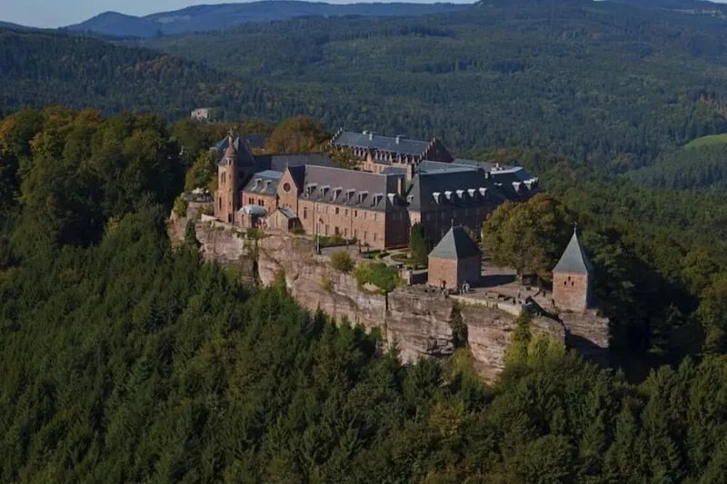 Quiet house with beautiful hiking trails to recharge your batteries