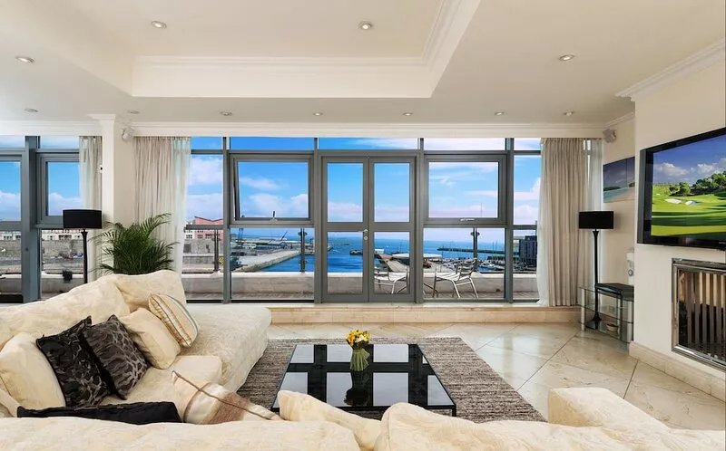 The Finest Apartment in Galway - Luxury Penthouse - City Center Location -4 Bed