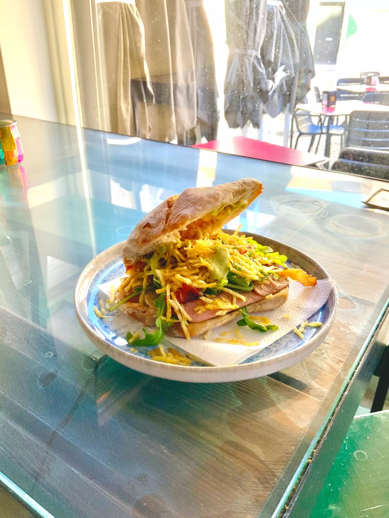 Tabu. Finger Food, Coffee & Bar