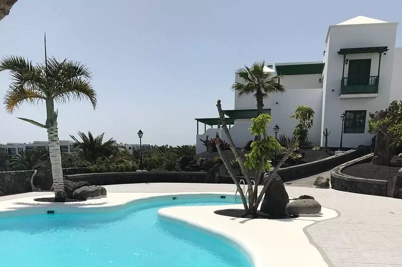 Apartment in a quiet complex with a beautiful pool, sun terrace, fibre broadband
