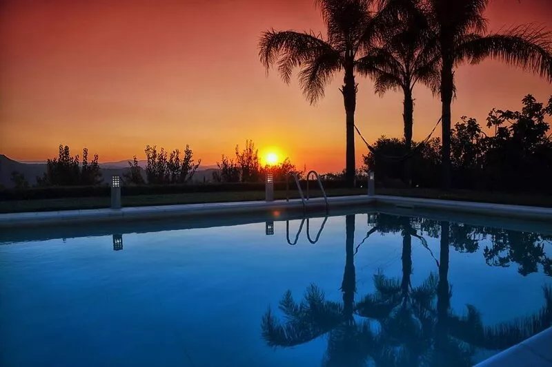 Delightful 4 Bed Villa with Heated pool & Jacuzzi Overlooking Aeolian  Islands
