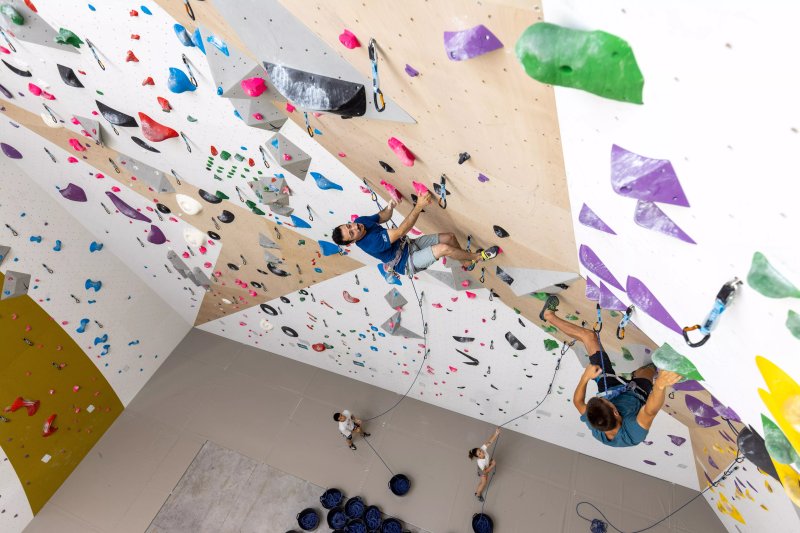 Climb Up Cergy
