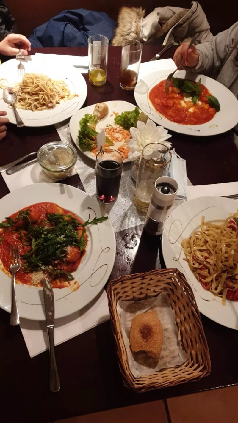 Restaurant & Pizzeria "La Galleria"