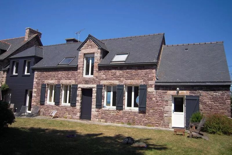 BEAUTIFUL HOUSE WITH SUPERB SEA AND FIELD VIEWS, CHARM AND COMFORT, DIRECT