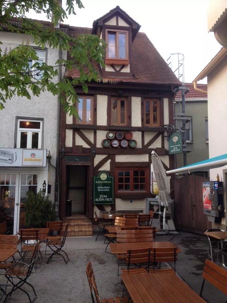 Alter Hut