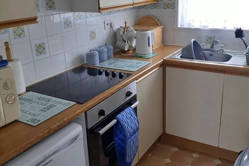 Hemsby Self Catering 2 Bedroom Chalet Sleeps 4 - No Pets