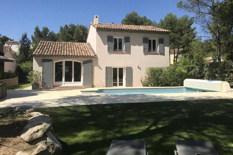 Charming villa on the Pont Royal Golf course, air-conditioned, Wifi, private