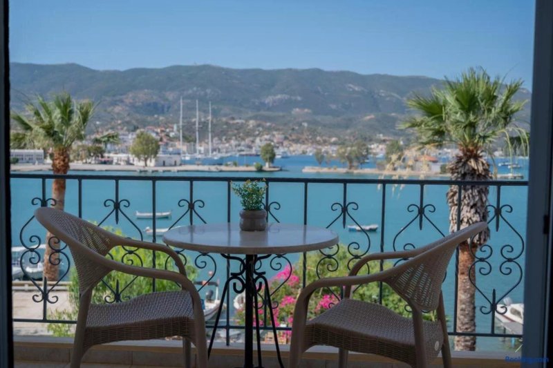 Theano Hotel