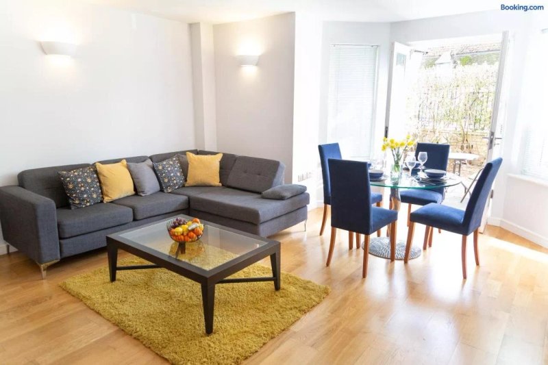 Lux Living Apartments - Marino Place