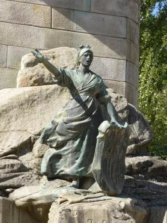 Monumento a los Heroes de Puente Sampayo