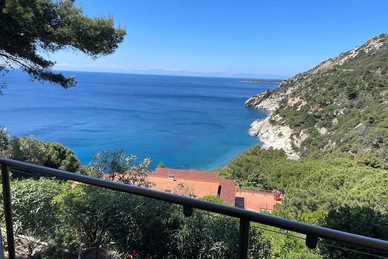 Cozy house with fantastic sea view from every room, free WLAN