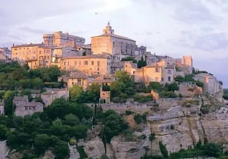 At the foot of Gordes, in a 18th century Provencal Mas (old stones