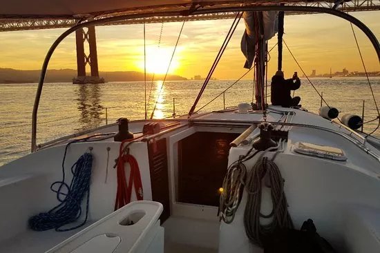 Sailing with Blue Seahorse in Lisbon
