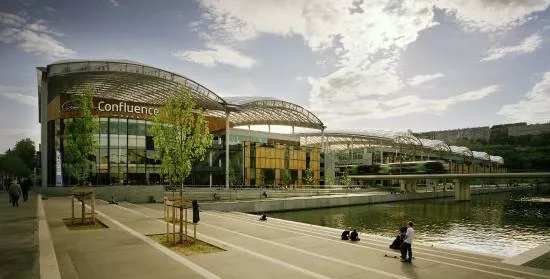 Centre Commercial Confluence