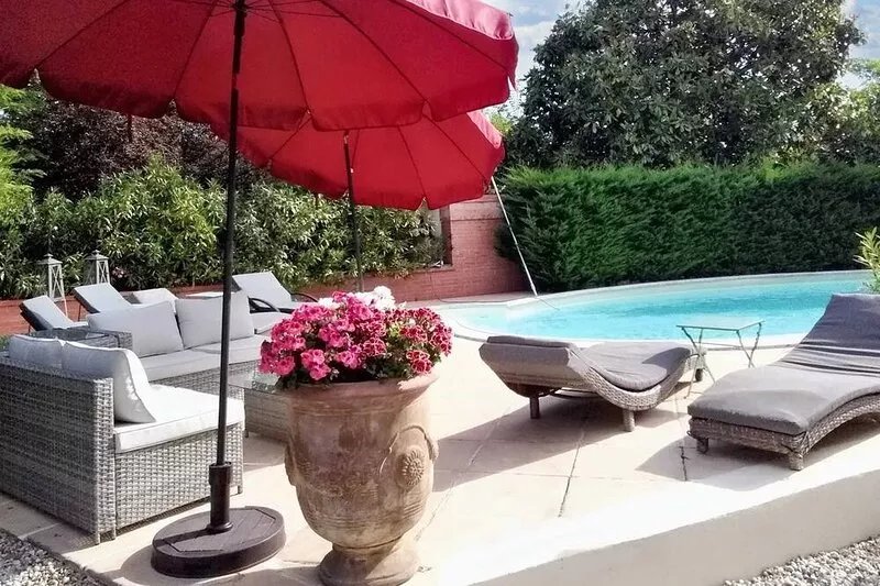 Homerez - Villa in Arsac with pool