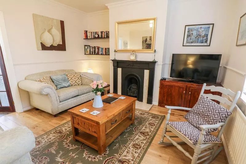YEOMAN TERRACE, pet friendly in Marske-By-The-Sea