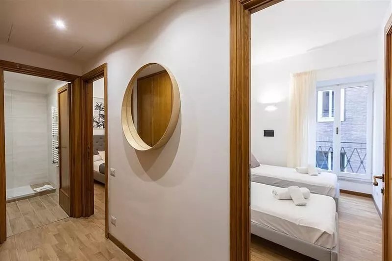Elegant apartment in Via della Frezza, near Piazza di Spagna / Spanish Steps