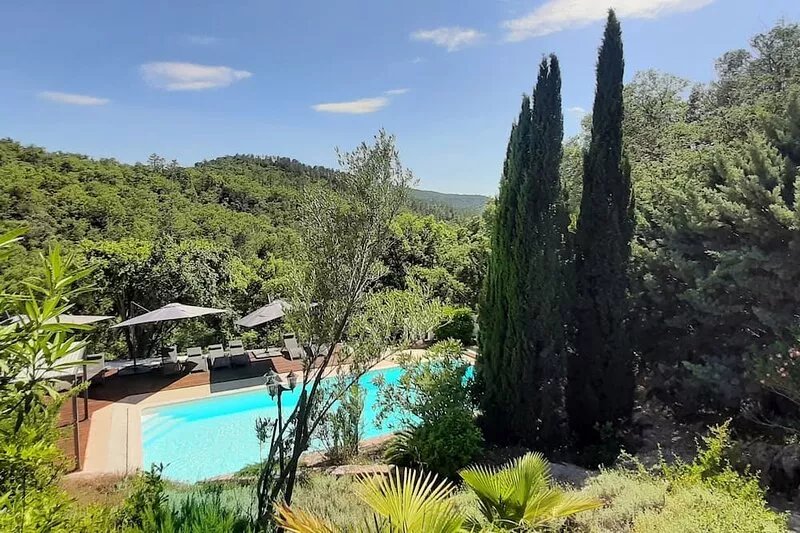 Quiet Provençal villa in a private domain