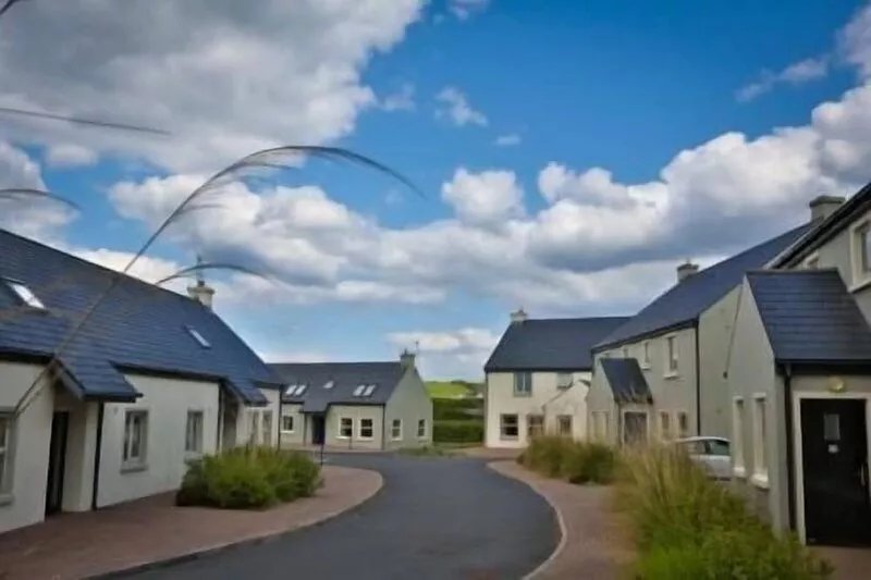Doolin Village L06 -  a two-story lodge  that sleeps 6 guests  in 3 bedrooms