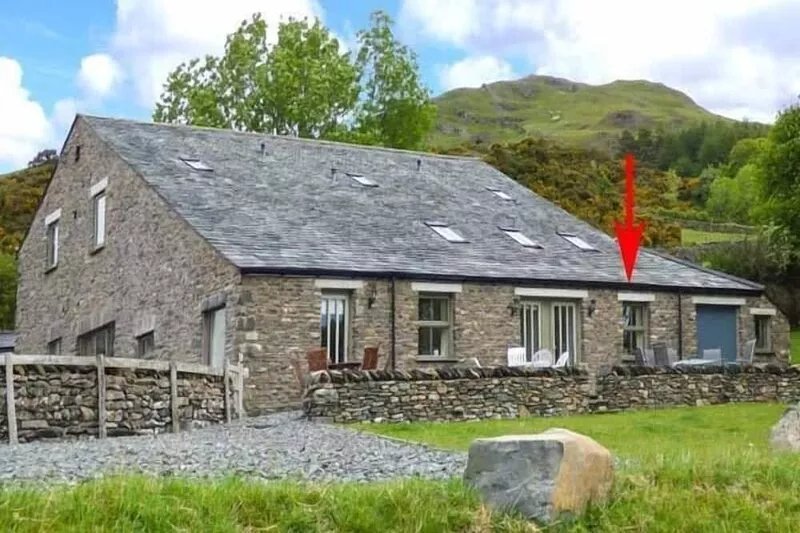 GHYLL BANK COW SHED, pet friendly, with a garden in Staveley