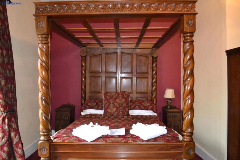 The Red Lion