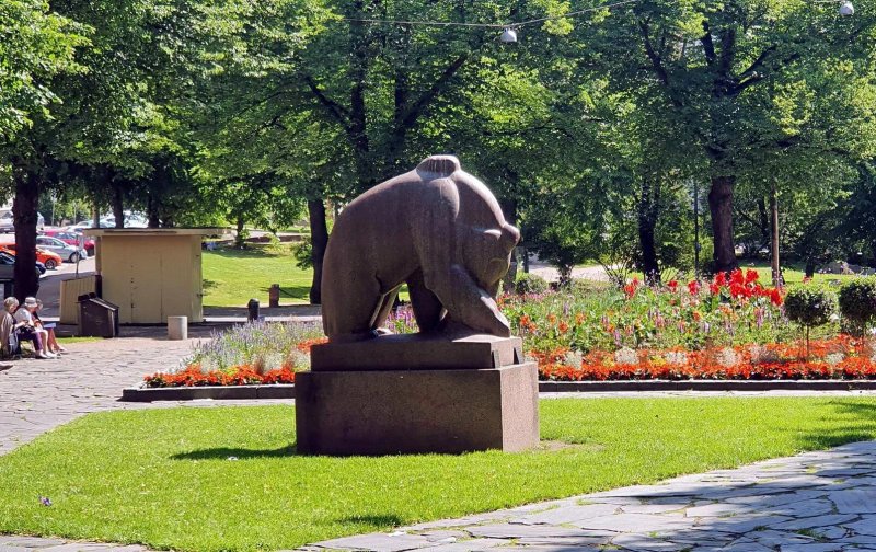 The Bear On The Anthill