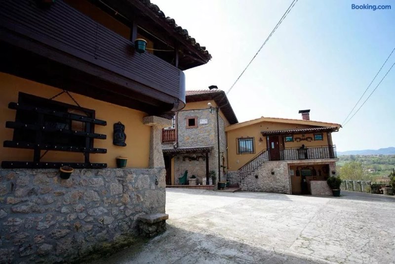 Apartamentos Turisticos Castiellu