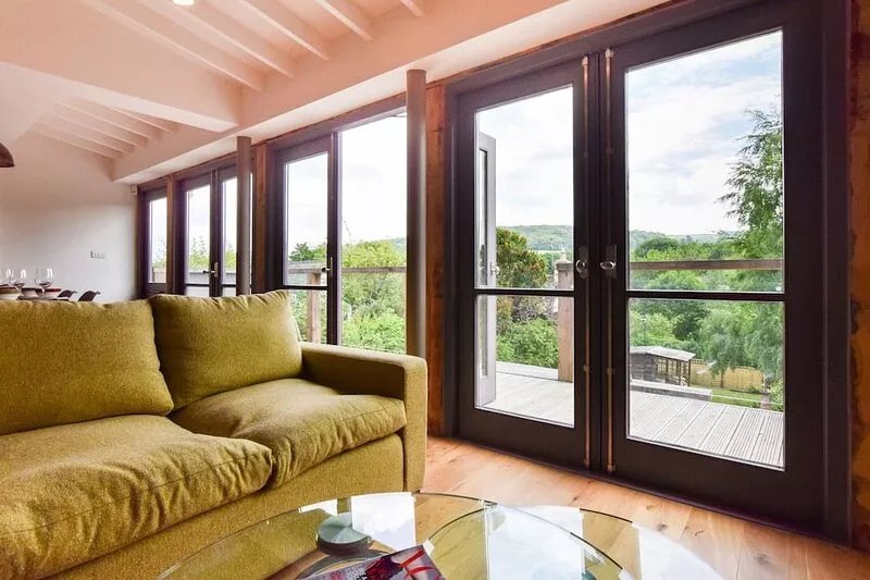 Mercia House - sleeps 8 guests  in 4 bedrooms