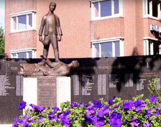 Monument Voor De Gevallenen