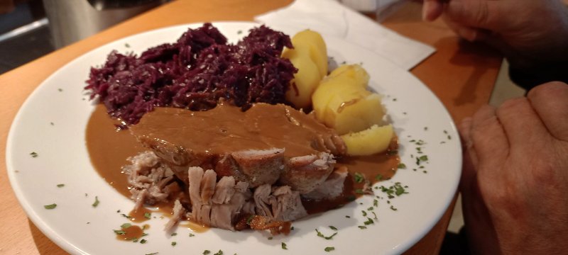 Restaurant Grenzenlos e.V.Arm und Reich an einem Tisch