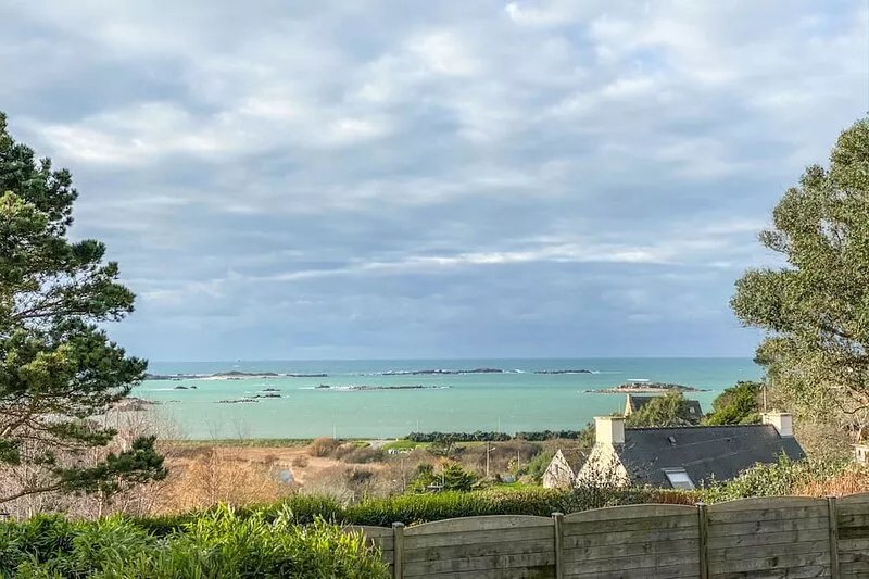 Sea view villa, 10 minutes from the beach