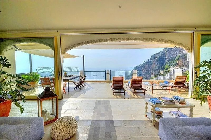 Villa Mitrea: A bright and elegant apartment located in the center of Positano