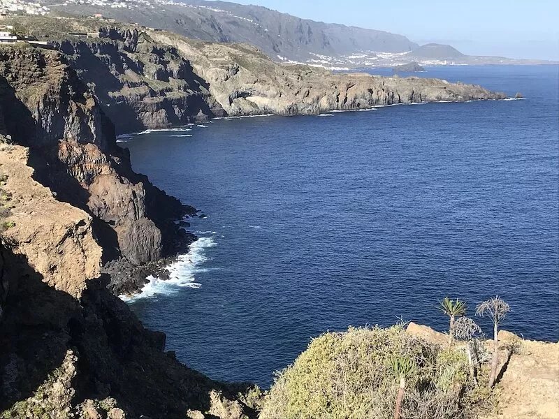 BEAUTIFUL APARTMENT WITH POOL OWN TERRACE & STUNNING VIEWS OF MT TEIDE & SEA