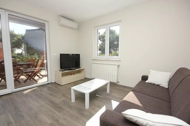 Three bedroom apartment with terrace Rovinj (A-3393-a)