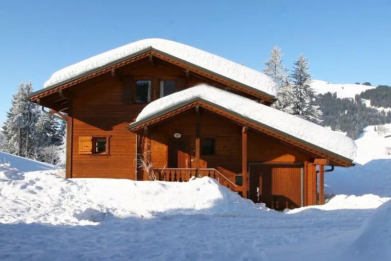 Three Double Bedroom Detached Chalet, Chavannes Road, Private Parking, MultiPass