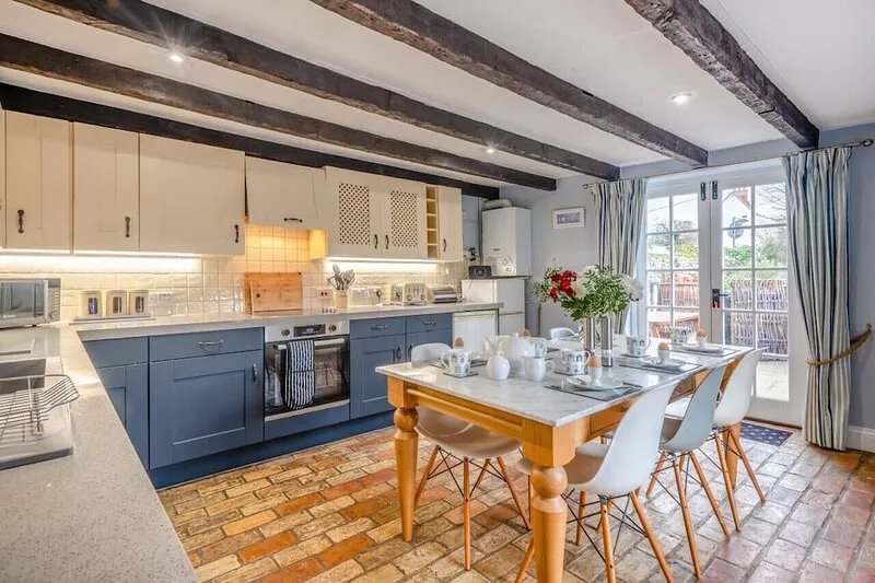 Green Side Cottage - Three Bedroom House, Sleeps 6