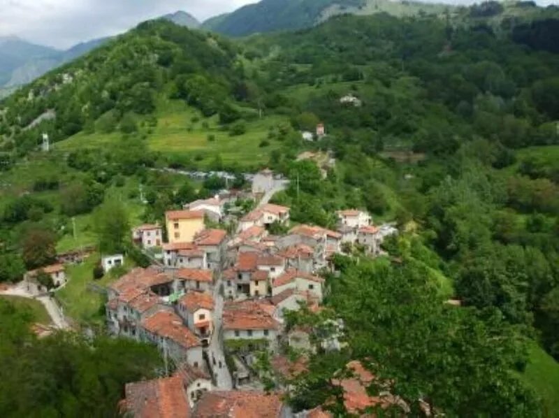 traditional house for holidays in a tuscan rural village