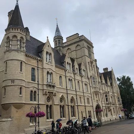 Oxford: University and City Tour