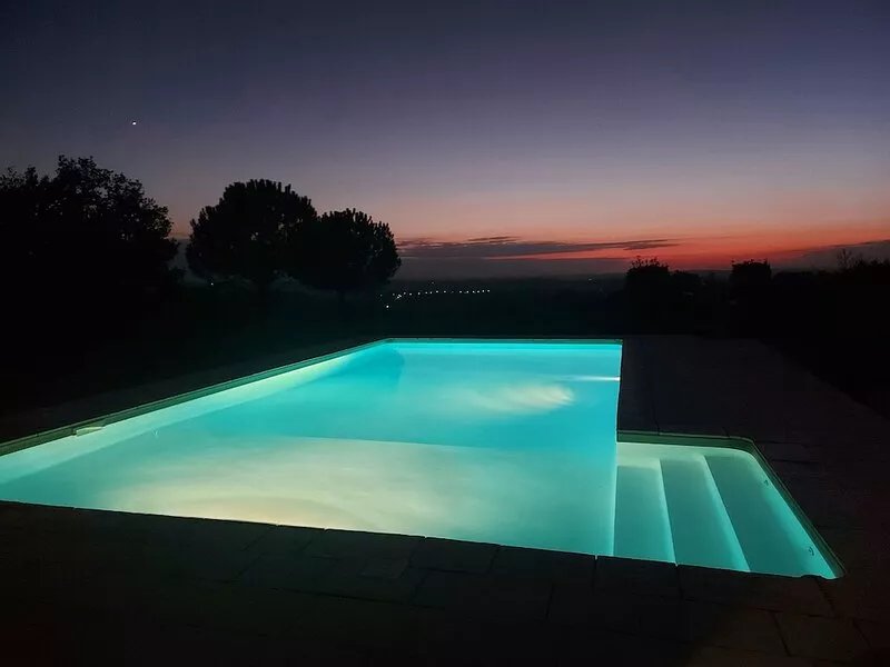 Family friendly house with private heated pool and panoramic views of the Gers.
