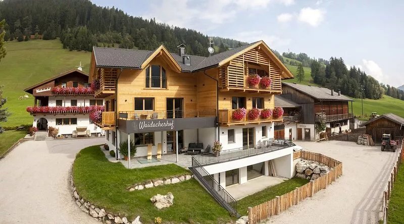 Apartment "Waidacherhof See" with Mountain View, Balcony & Wi-Fi
