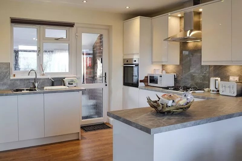 2 bedroom accommodation in Langbank, near Port Glasgow